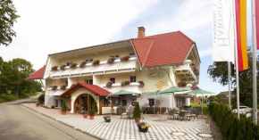 Landhotel Haringerhof mit Saunawelt und Naturbadeteich